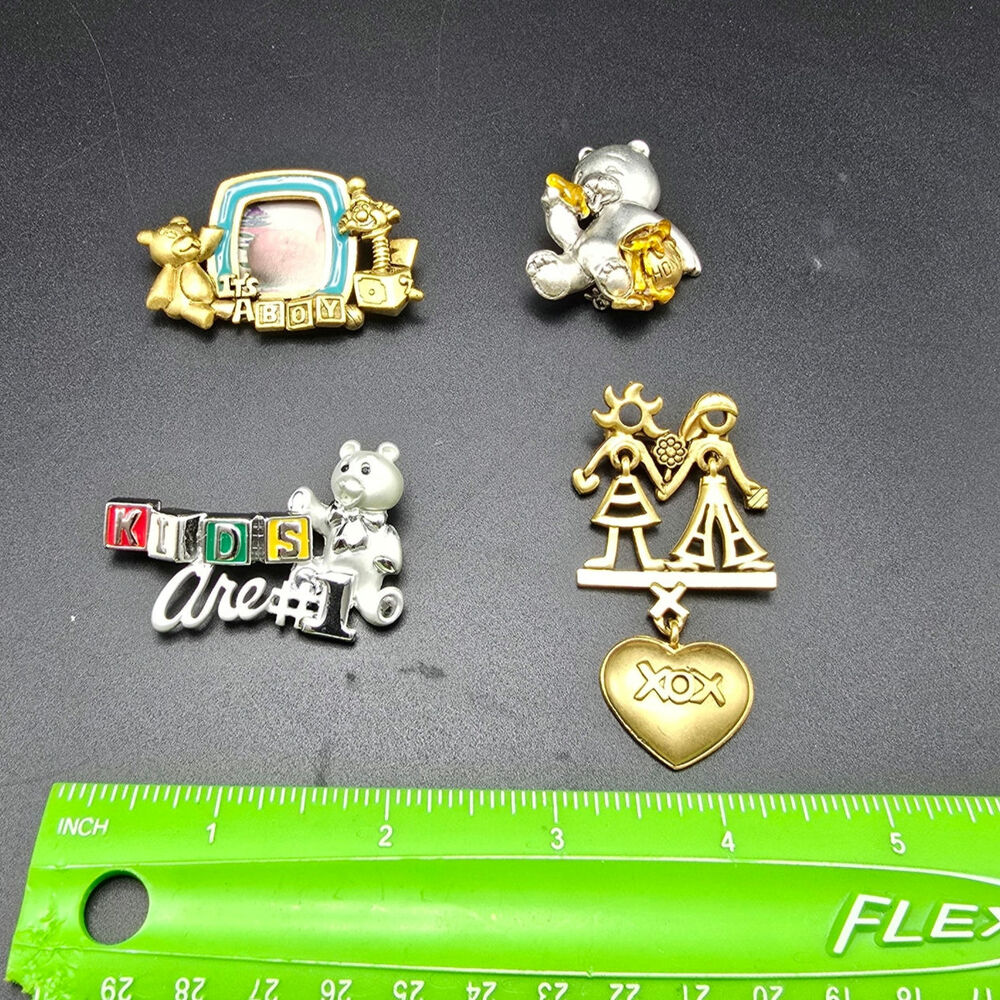 Danecraft Brooches lot of 4 gold and silver tone